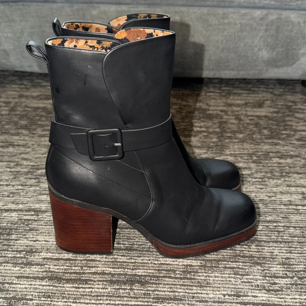 Korks Marcie Patform Boots Black Leather Size 10